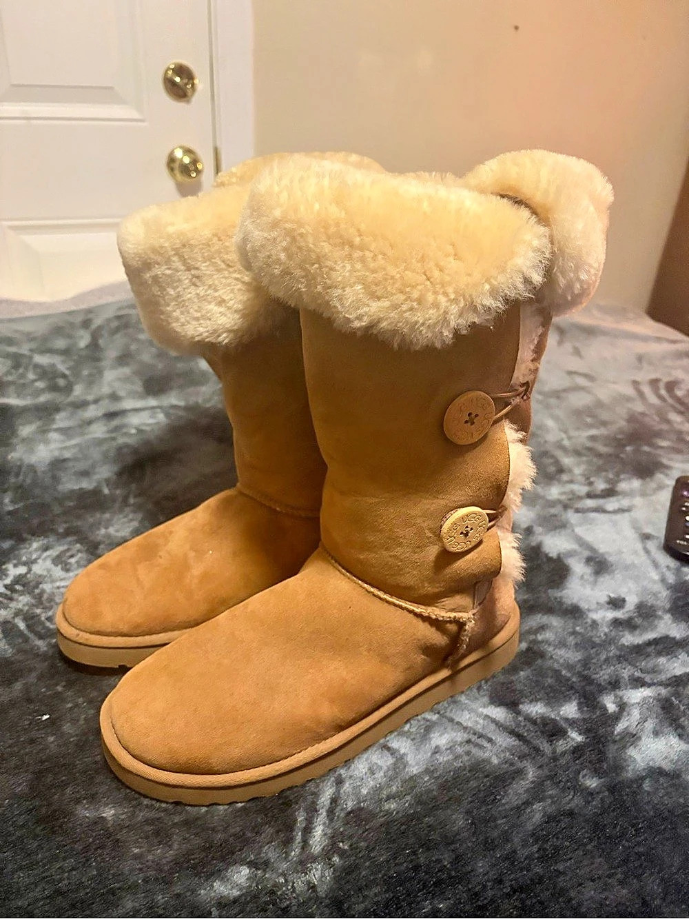 UGG Bailey Button Triplet Sheepskin Boots Brown US 10